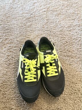Puma Men's Black and Neon Yellow Athletic Sneakers
